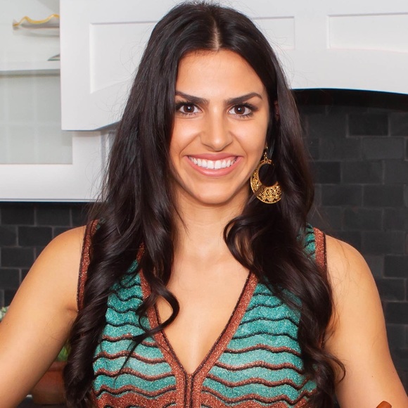 Meet your Posher, Lisa - Picture 1 of 4